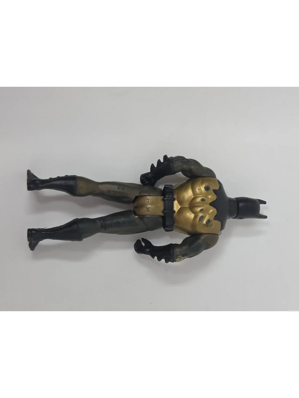 Kenner 1990 DC Comics Batman Action Figure Gold And Black Suit With Utility Belt
